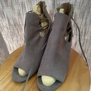Stylish Gray Women's Peep-Toe Shoes